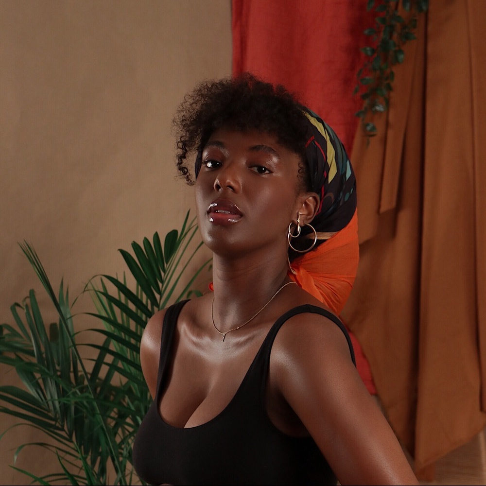 Meet your Posher, Maame